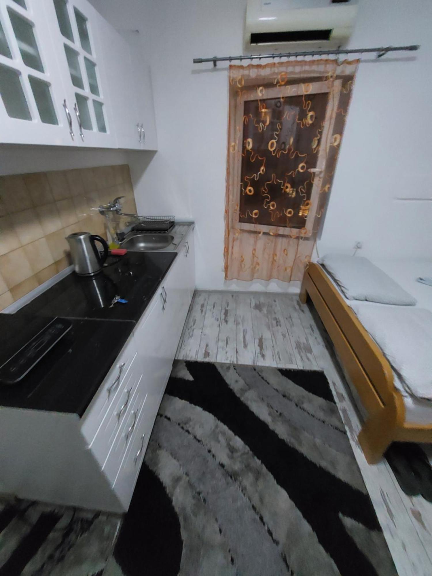 Hostel Inn Downtown Beograd Bagian luar foto